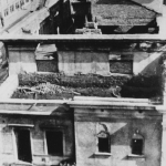 Zniszczony podczas działań wojennych budynek Zakładu Medycyny Sądowej; 1945-1981; fotografia; MHM WUM/1222