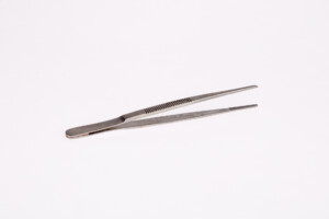 Szczypczyki anatomiczne; XX w.; stal; wyrób fabryczny; MHM WUM/3484